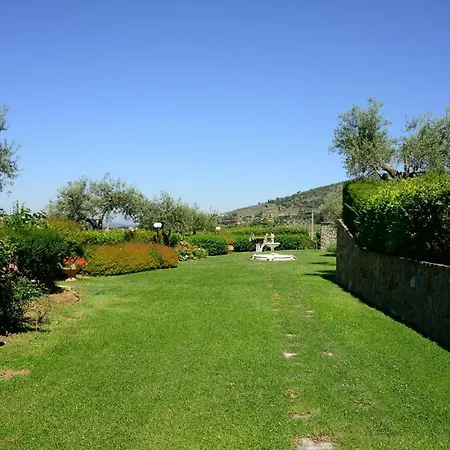 Villa Sleeps 10 Pool Air Con Tuoro sul Trasimeno